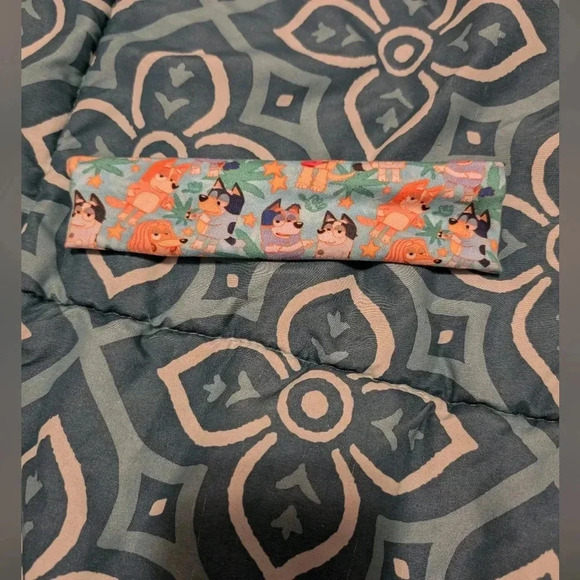 Kids Bluey Pattern Headband - Picture 3 of 3